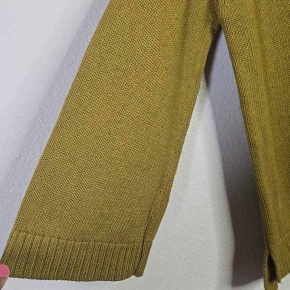 White house black market elbow sleeve v neck pullover sweater size Medium. - Picture 7 of 12